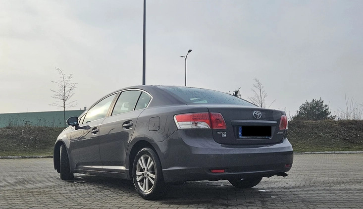 Toyota Avensis cena 25678 przebieg: 251000, rok produkcji 2011 z Gdańsk małe 22